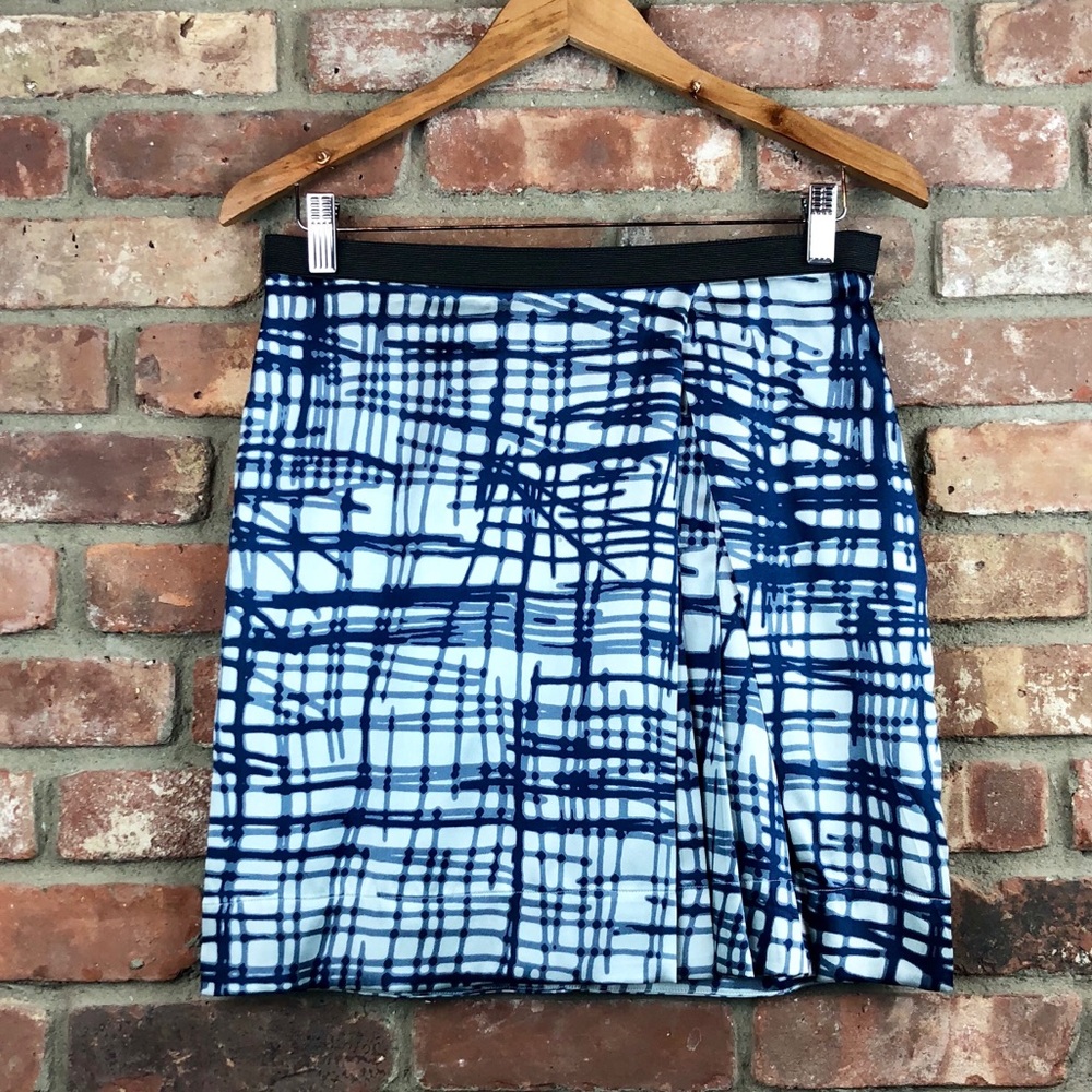 BCBGMaxAzria Silk Pleat Front Skirt - EUC